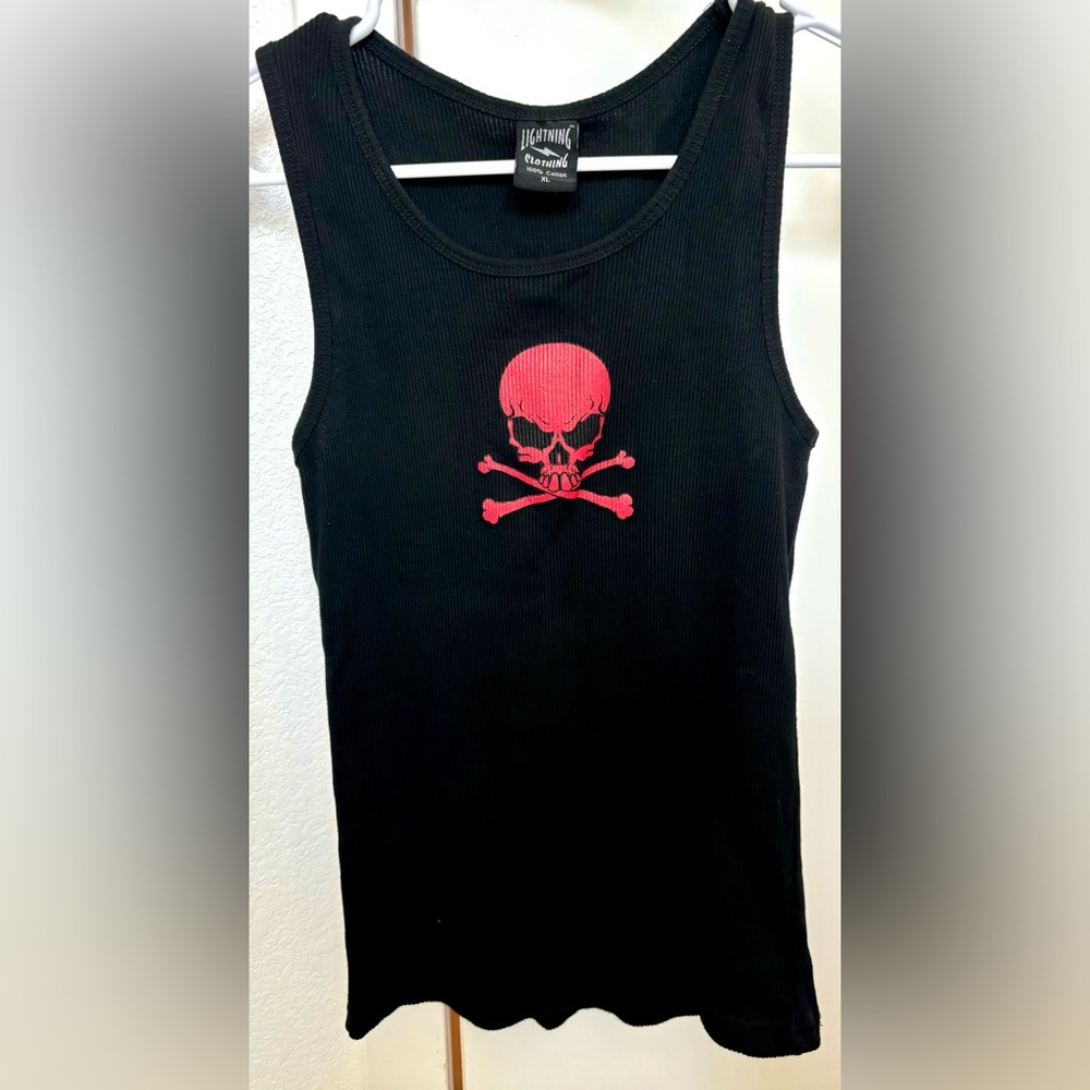 Women's Black And Red Graphic
Skull Tank Top Size XL
